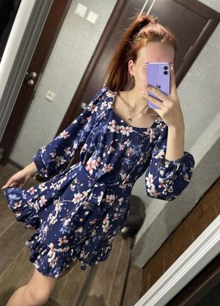 Жіноча сукня