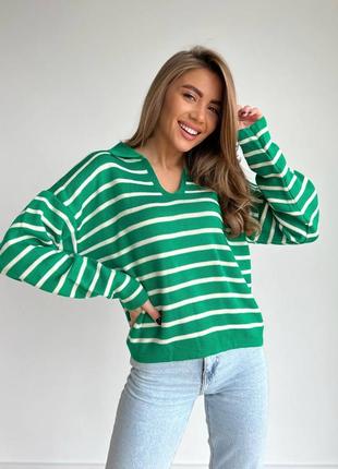 Зелений жіночий светр у білу смужку в полоску1 фото