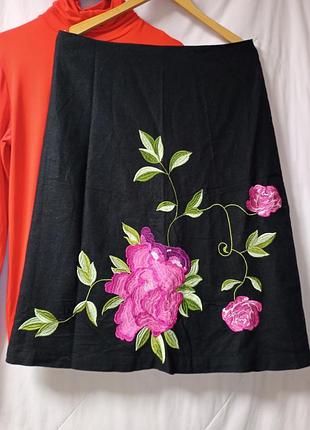 Новая льняная юбка с вышивкой ,48-50разм.