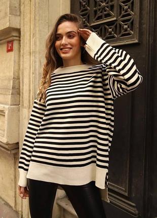 *неймовірно стильні та комфортні подовжені светрики оверсайз в смужку