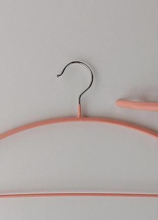 Плечики вешалки тремпеля металлический в силиконовом покрытии розового  цвета, длина 42  см1 фото