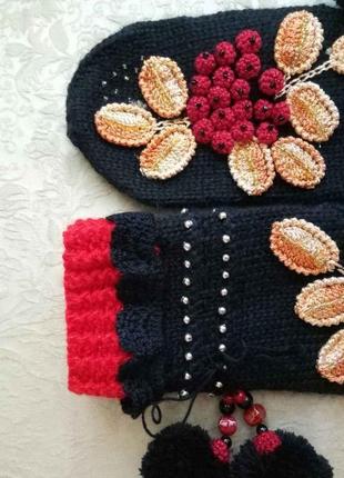 Теплые зимние вязанные дизайнерские варежки