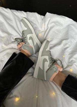 Шкіряні зимові кросівки nike air jordan 1. колір сірий з персиковим8 фото