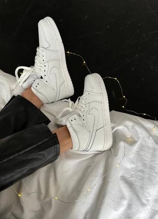 Високі шкіряні зимові кросівки nike air jordan 1. натуральна шкіра, всередині хутро. колір білий7 фото