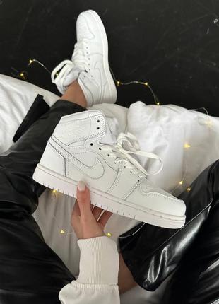 Високі шкіряні зимові кросівки nike air jordan 1. натуральна шкіра, всередині хутро. колір білий