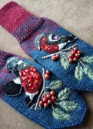 Теплые зимние вязанные дизайнерские варежки