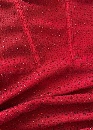 Жіноча червона сукня з стразами3 фото