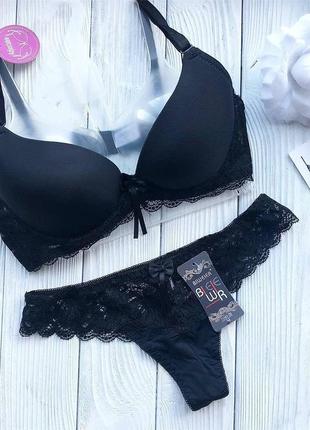 Базовий комплект зі стрингами