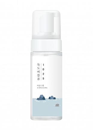 Очищуюча пінка для проблемної шкіри round lab 1025 dokdo bubble foam 150 ml