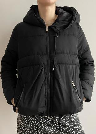 Чорна куртка пуховик guess