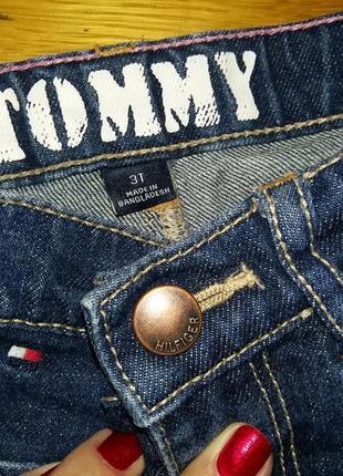 Стилевые джинсы клеш tommy hilfiger на 3-4 года