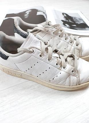 Жіночі кросівки adidas