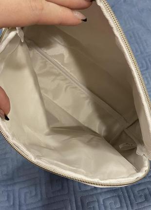 Косметичка dove в ідеальному стані