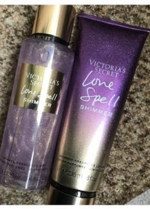 Подарочный набор victoria’s secret love spell лосьон для тела виктория сикрет с шиммером спрей1 фото