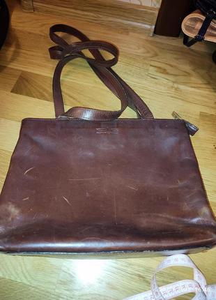 Шкіряна сумка ,міцна .