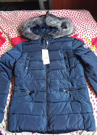 Жіноча зимова куртка