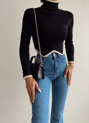 Короткий свитер под горло