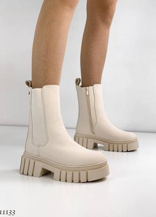 Зимові популярні шкіряні чобітки челсі з хутром бежеві світлий беж молочні черевики сапожки зимні ботинки зима кожа мех