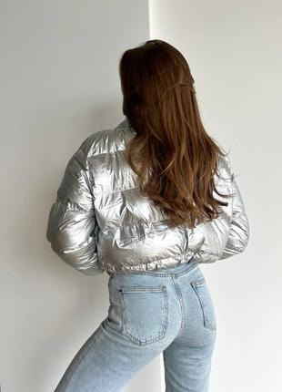 Трендова жіноча срібна тепла коротка об'ємна куртка6 фото