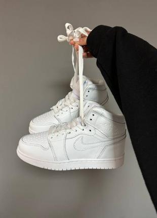 Nike air jordan 1 retro white winter зимние женские белые базовые кроссовки с мехом зима найк джордан6 фото