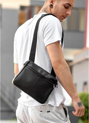 Мужская сумка мессенджер с кожи  makros черная1 фото