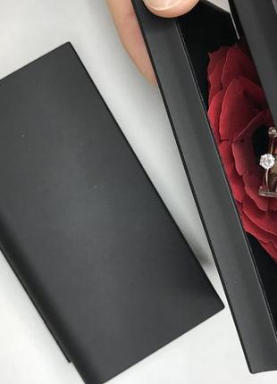 Ювелирный футляр для помолвки