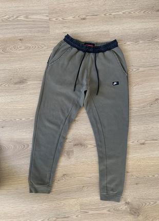 Спортивні штани nike modern