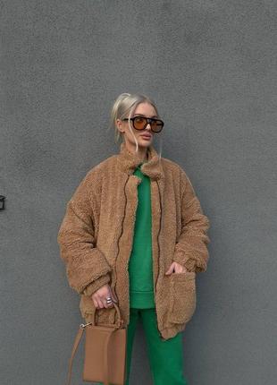 Куртка чорна , беж на хутрі