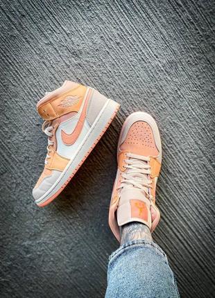 Кросівки nike air jordan 1 mid apricot orange