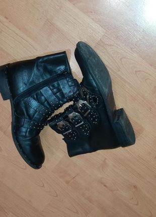 Шкіряні чорні черевики із заклепками 38 made in italy ovye2 фото