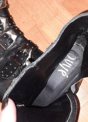 Шкіряні чорні черевики із заклепками 38 made in italy ovye5 фото