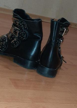 Шкіряні чорні черевики із заклепками 38 made in italy ovye7 фото