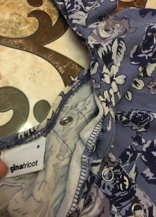 Трендовое короткое платье на девушку4 фото