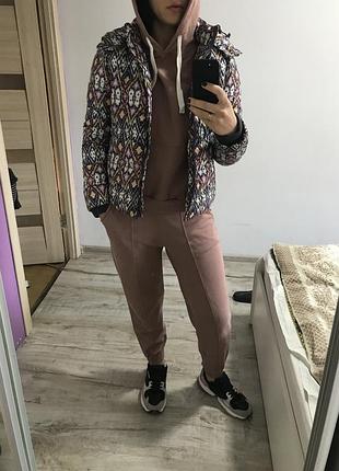 Пуховик,куртка levi’s