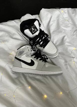 Жіночі зимові кросовки  на хутрі nike air jordan 1 retro high “smoke grey” fur ❄️8 фото