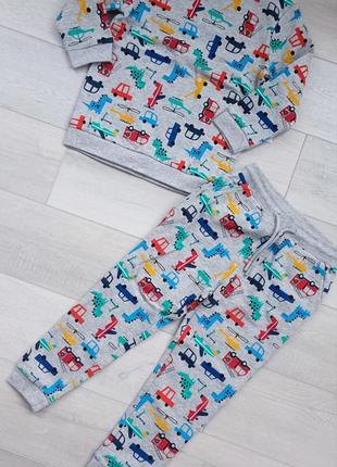 Комплект костю 5-6 на флисе matalan