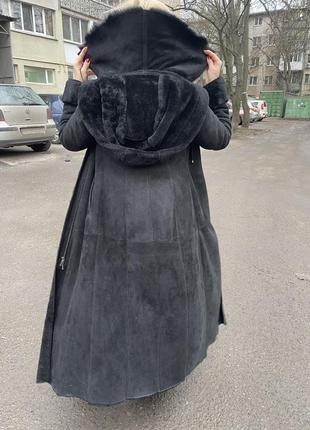 Натурпльная кожаная дубленка по всей длинные цигейка! недорого! маленький размер!