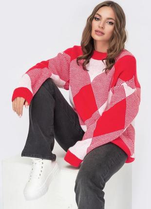 Модний червоний светр вільного крою зі спущеною лінією плеча з візерунком "ромби"2 фото