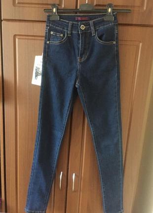 Нові джинси з високою посадкою