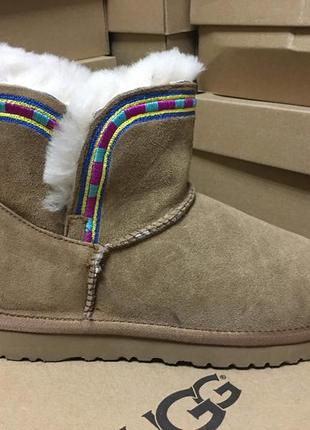 Женские сапоги ugg mini rosamaria embroidery chestnut
