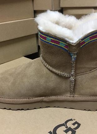 Женские сапоги ugg mini rosamaria embroidery chestnut4 фото