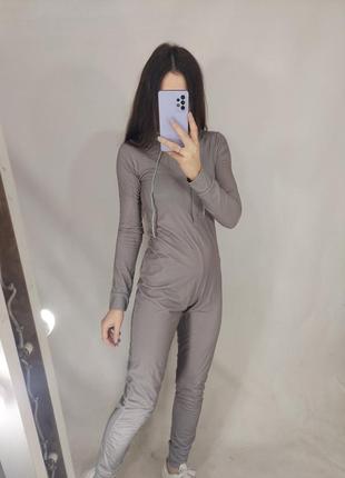 Комбинезон prettylittlething