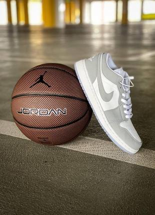 Кросівки nike air jordan1 low wolf grey9 фото