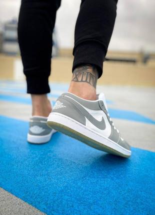 Кросівки nike air jordan1 low wolf grey5 фото