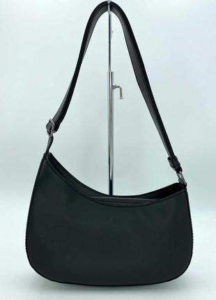 Жіноча чорна сумочка багет на одне плече молодіжна асиметрична сумка клатч крос-боді