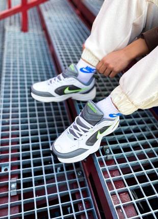 Кросівки nike air monarch iv white/green6 фото