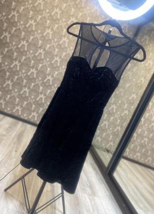 Черное велюровое платье