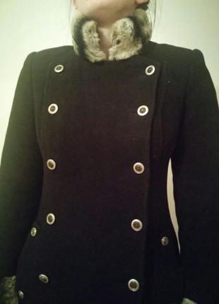 Красивое шерстяное пальто с шиншиллой3 фото