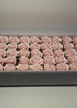 Ніжно-рожева троянда lux-класу для створення розкішних нев'янучих букетів і композицій з мила1 фото