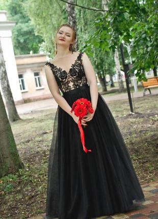 Випускну, вечірню сукню